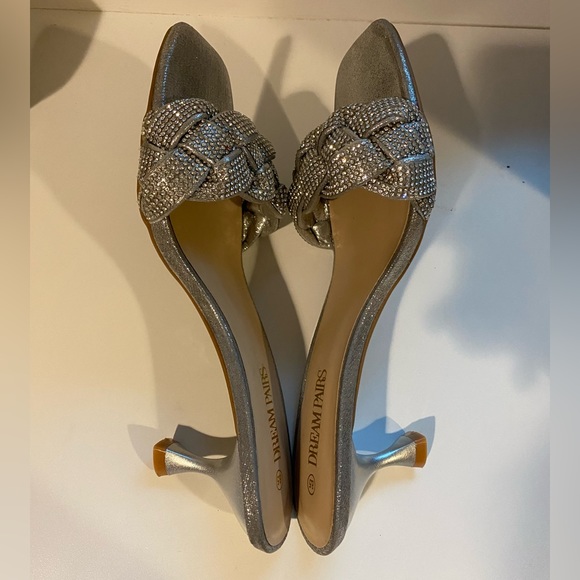 EUC Women’s Rhinestone Braided Sandals 8.5 - Picture 3 of 5